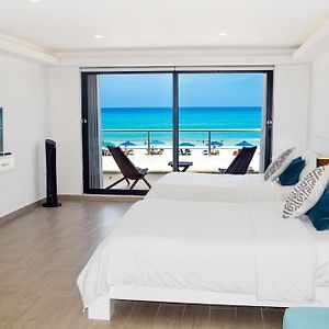 Beachfront Apartment Marlin Villa 107